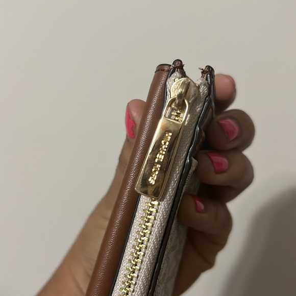 MK Card Holder 🌺 - Picture 8 of 8